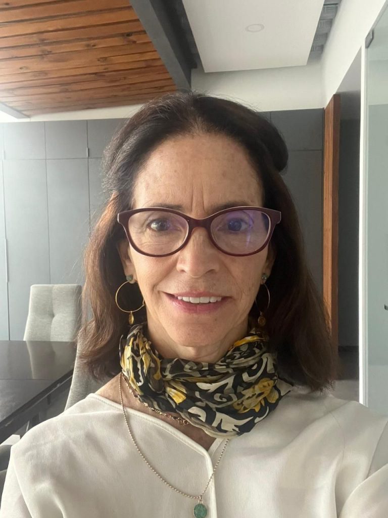 D. Lorenia Trueba Almada