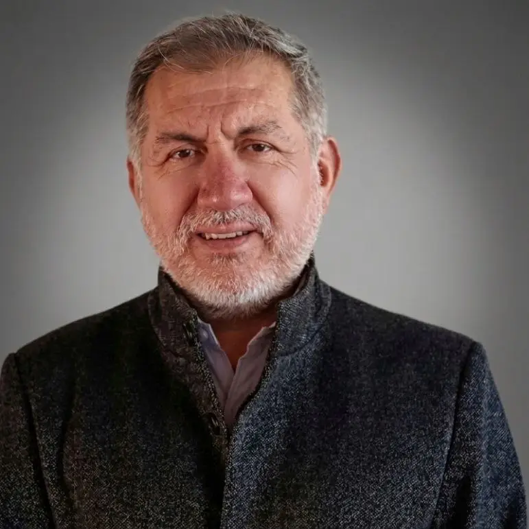 Dr Ramiro Salazar